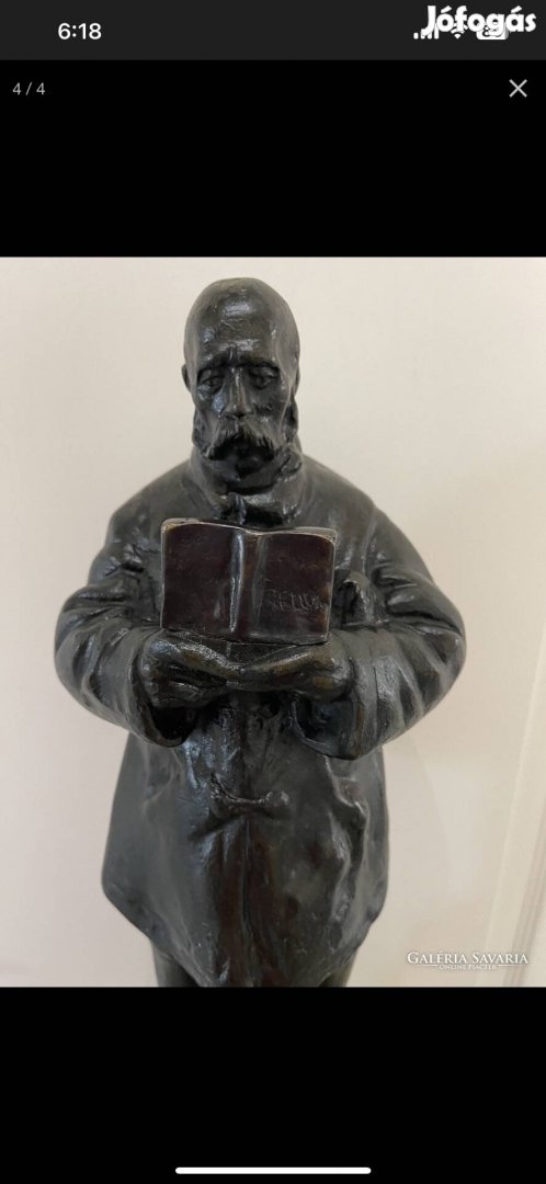 Beszédes János evangéliumot olvasó bronzszobor