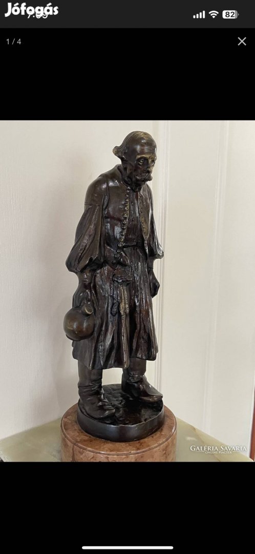 Beszédes János parasztember korsóval bronzszobor