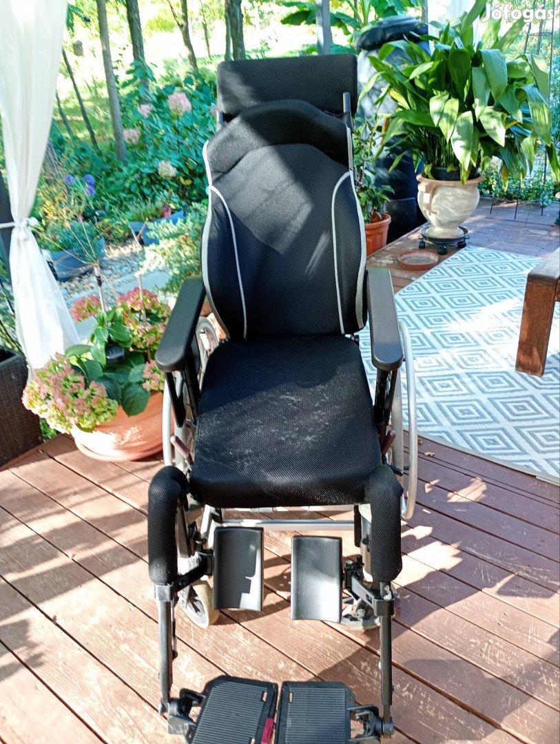 Betegápoló többfunkciós tolószék