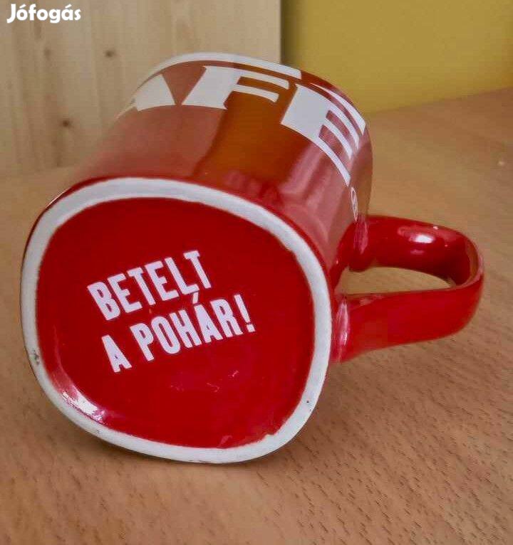 Betelt a pohár! Nescafé négyszögű bögre