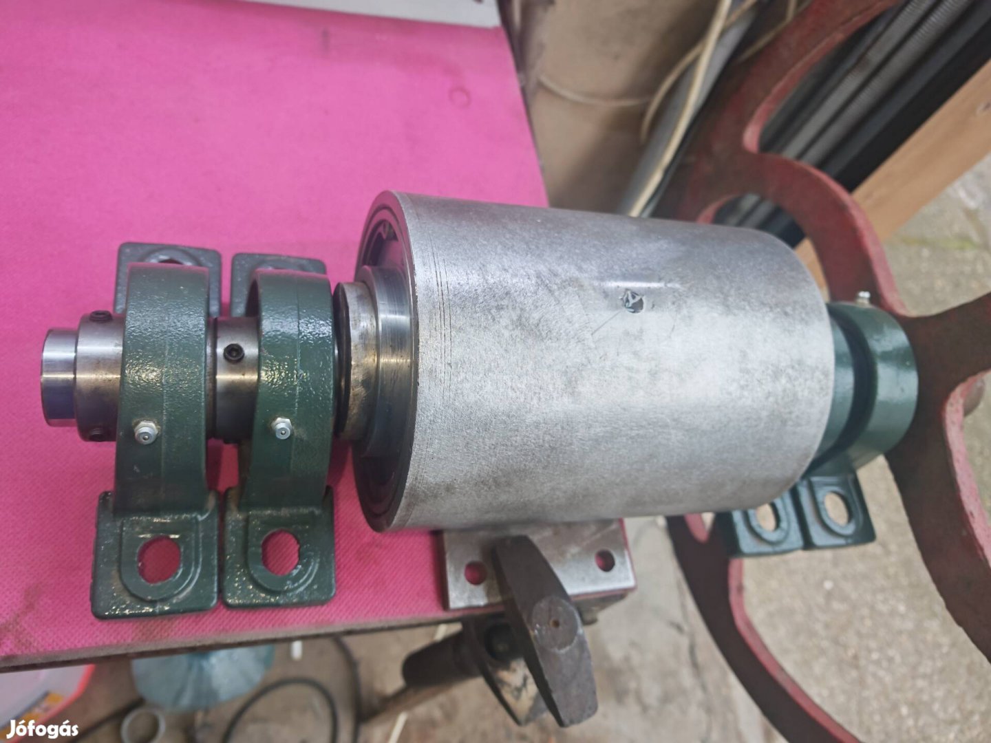 Beton darálóhoz pofás betontörő excenteres csapágyház eladó.