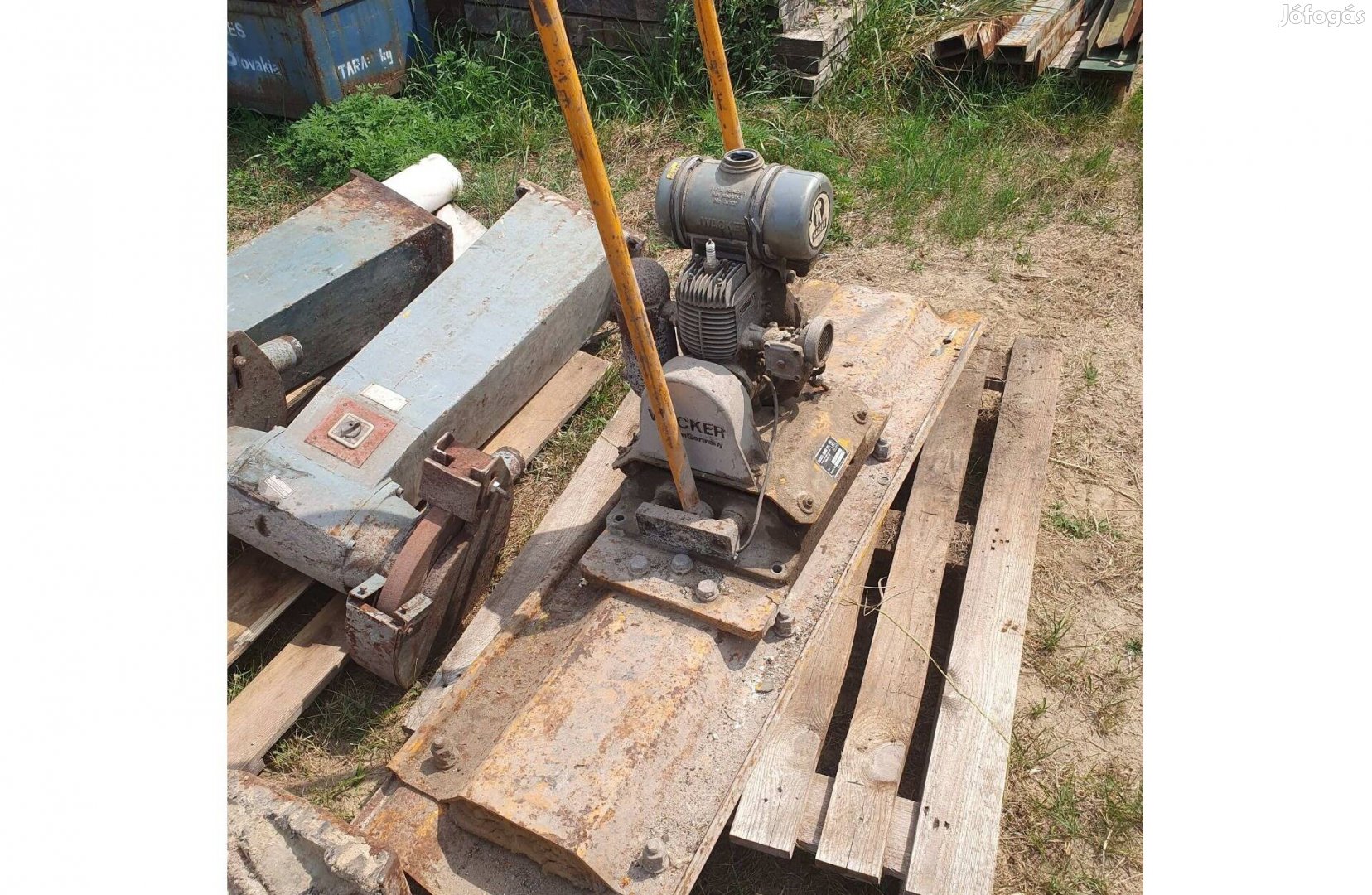 Beton simító tömörítő vibrátor wacker benzines alkatrésznem