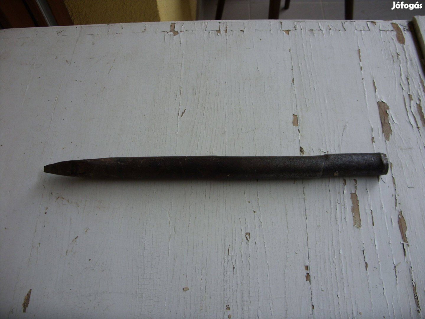 Beton véső kovácsolt acélból