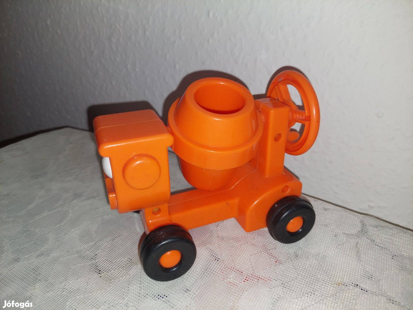 Betonkeverő jármű 15 cm