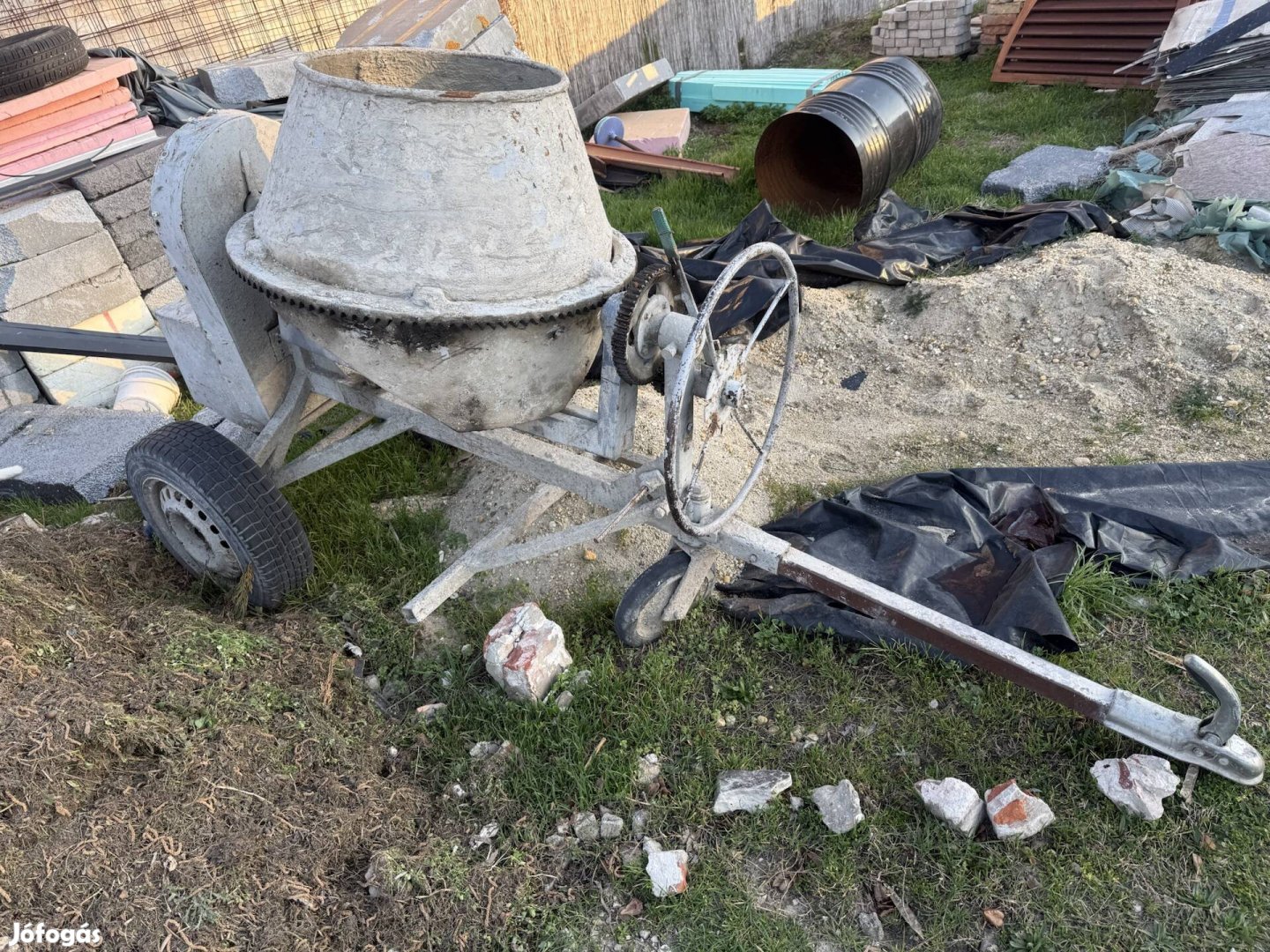 Betonkeverő normál árammal működik