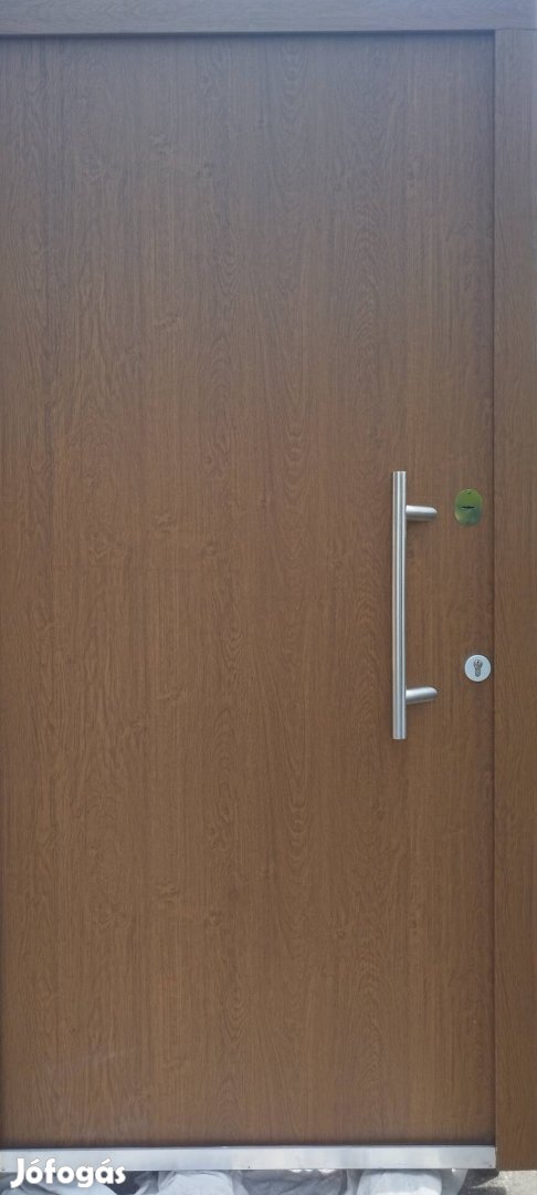 Betörésvédelmi bejárati ajtó,fém biztonsági ajtó eladó
