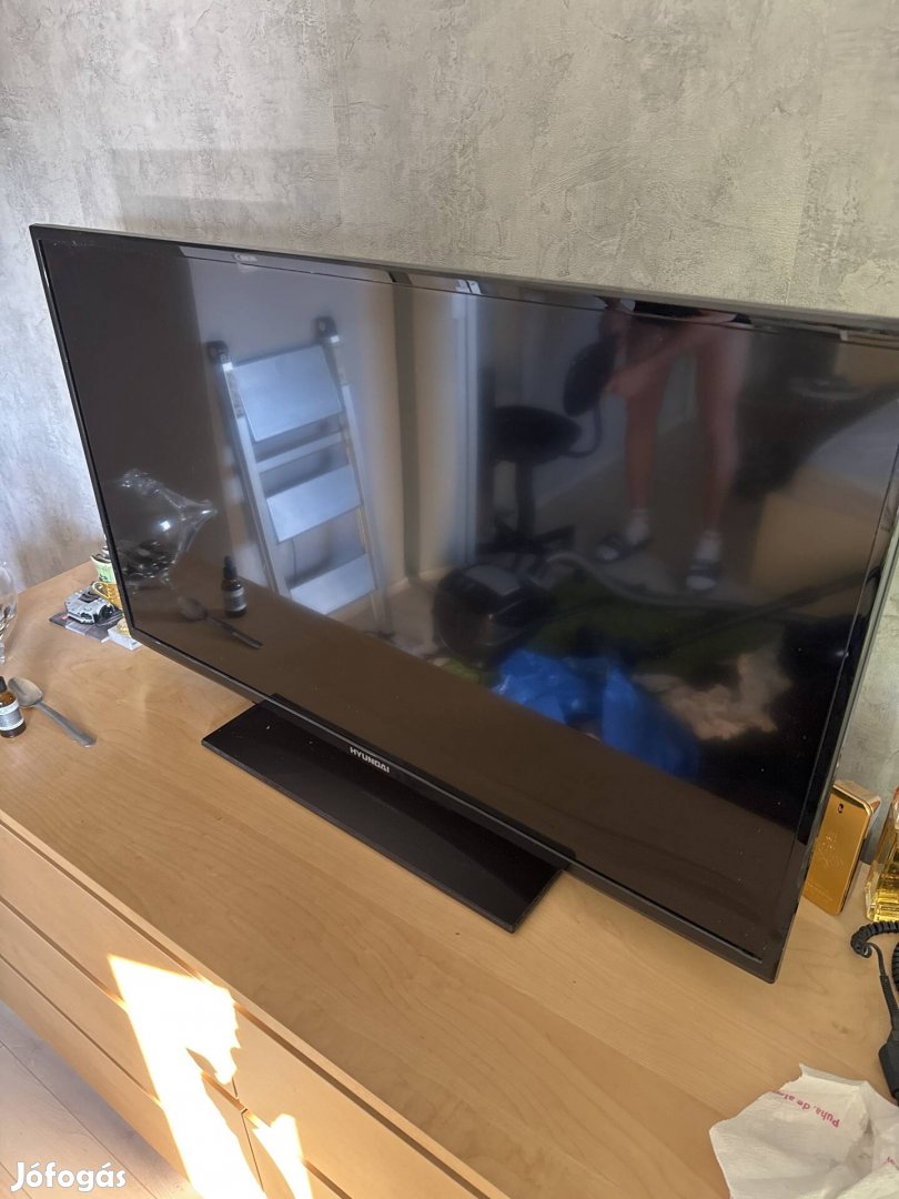 Betört képernyő Hyundai tv