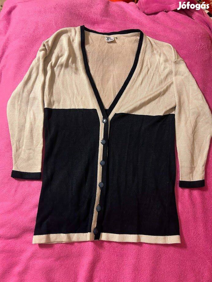 Bézs fekete Gombos pulóver