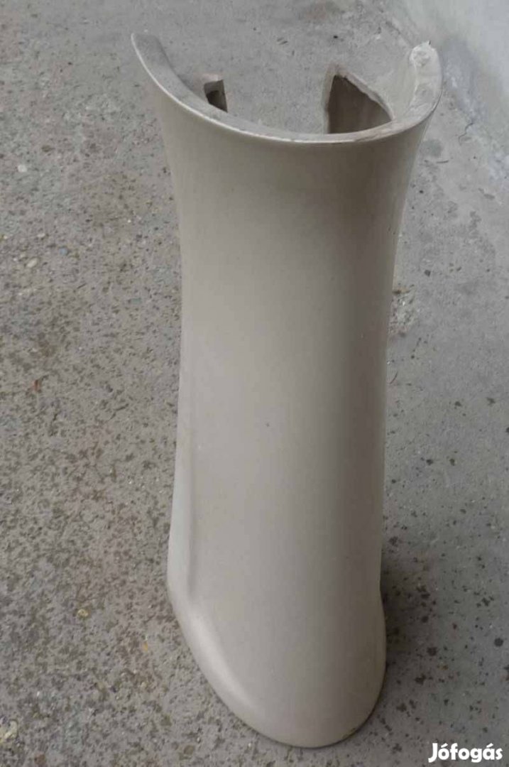 Bézs színű használt mosdóállvány