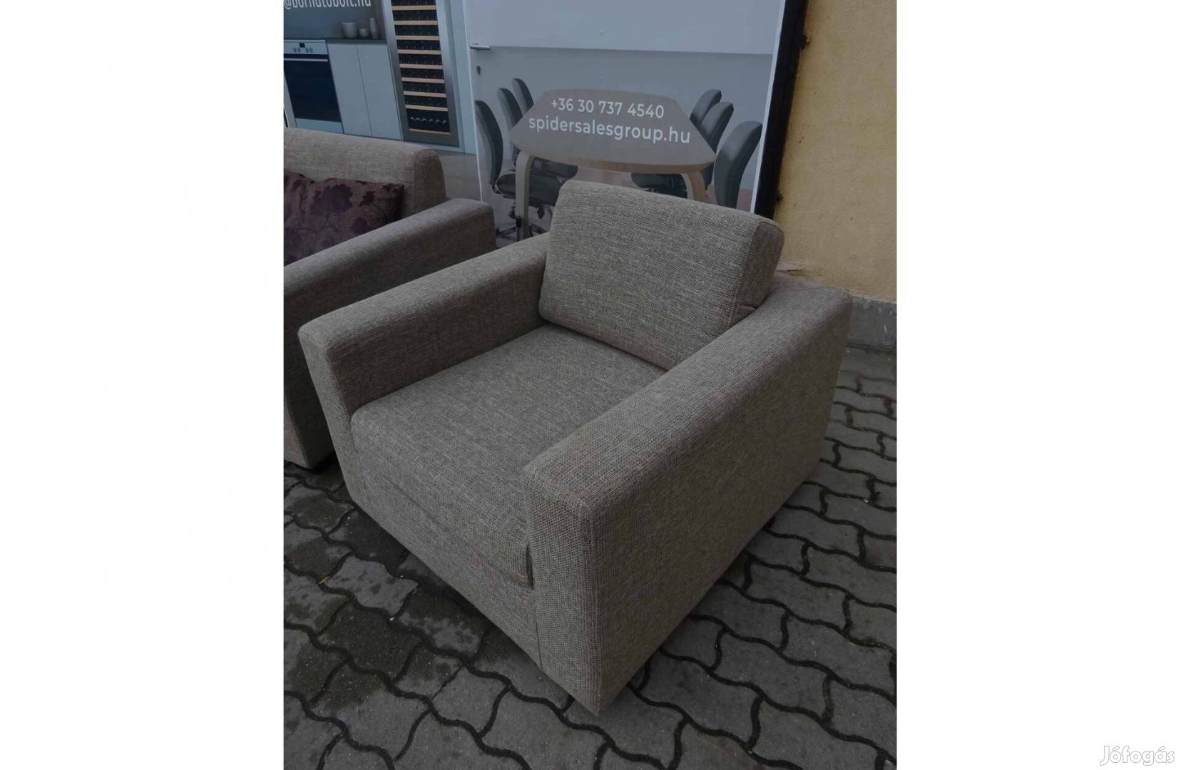 Bézs színű karfás fotel, karosszék - használt fotel