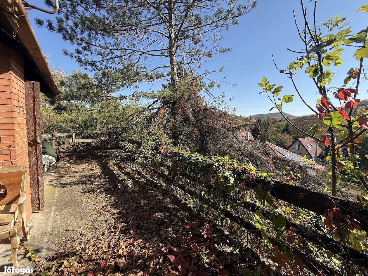 Biatorbágy egyik legszebb pontján  eladó örökpanorámás, osztható tele