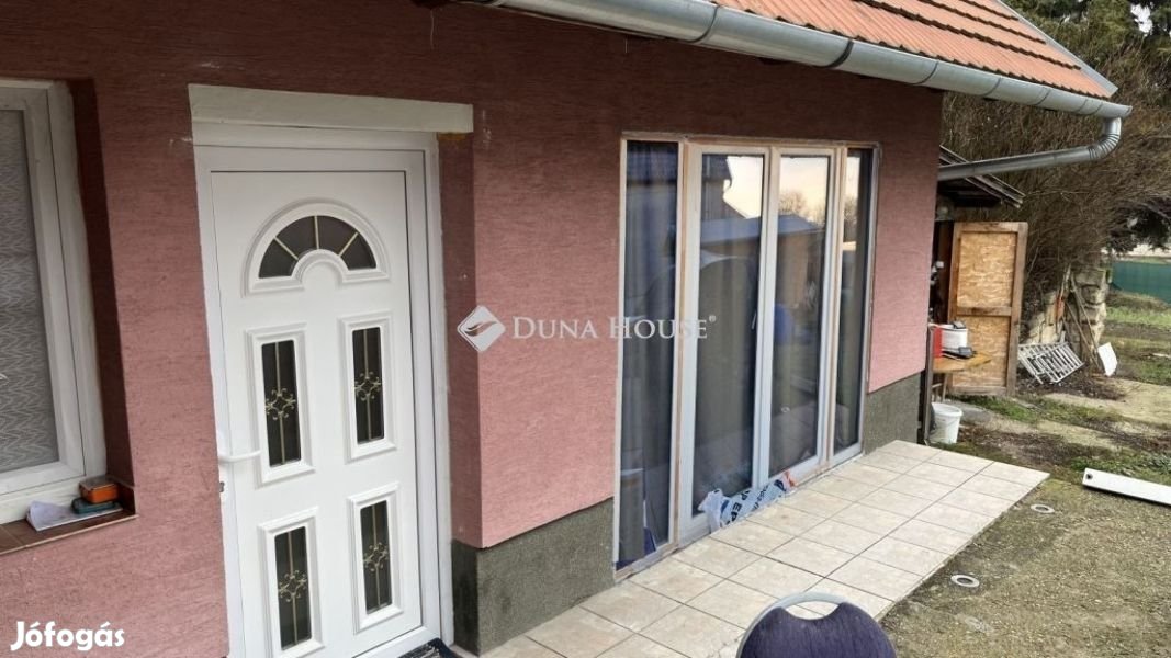 Biatorbágyi 53 nm-es lakás eladó