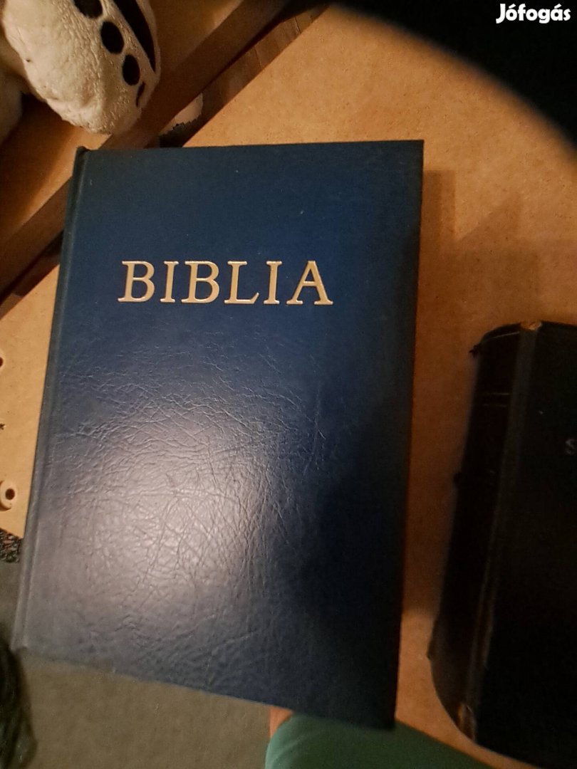 Biblia elado