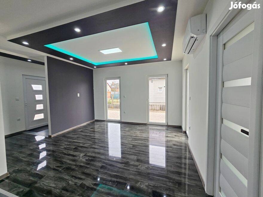 Biczó I. kerti, felújított Nappali2 szobás, házikó kiváló