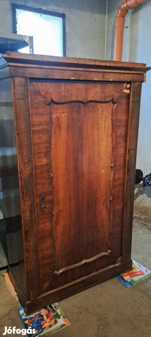 Bidermeier szekrény eladó