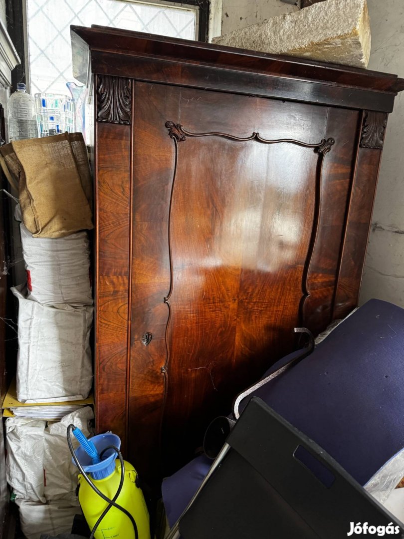 Biedermayer szekreny elado