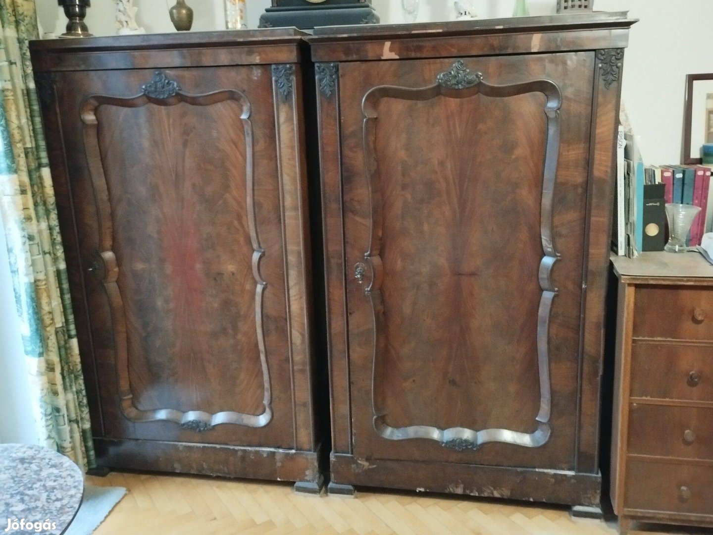 Biedermeier antik szekrények