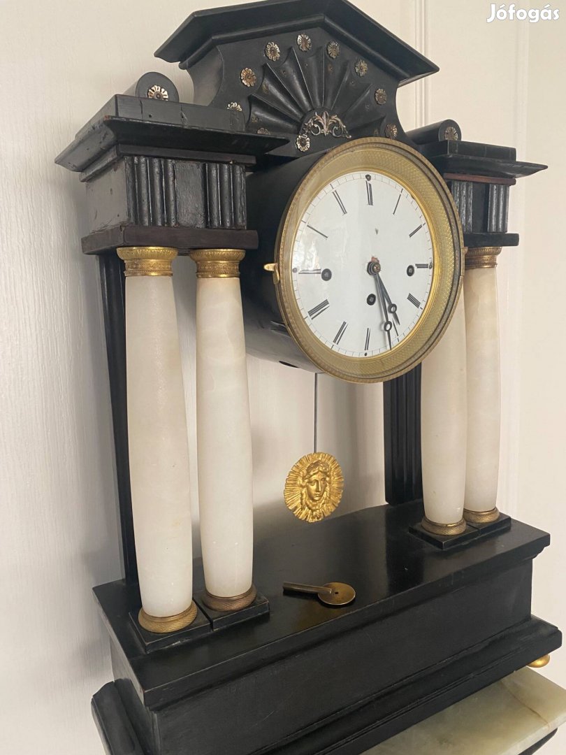 Biedermeier oszlopos asztali óra