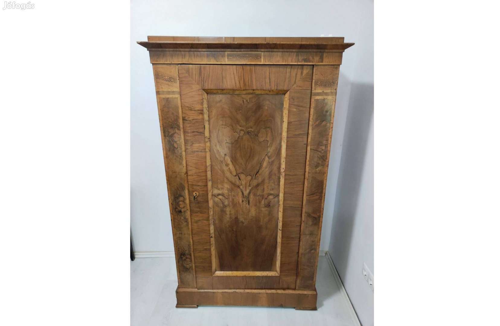 Biedermeier szekrény