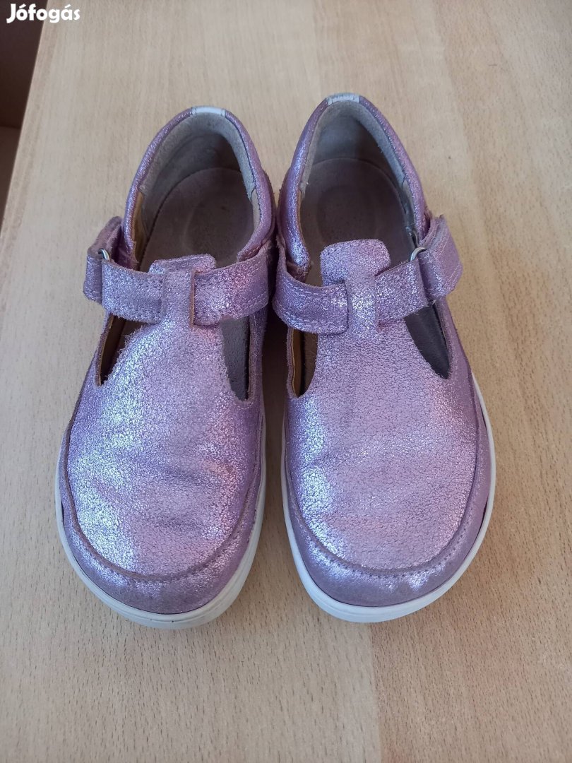 Birkenstock kislány félcipő 31 -es méretben.