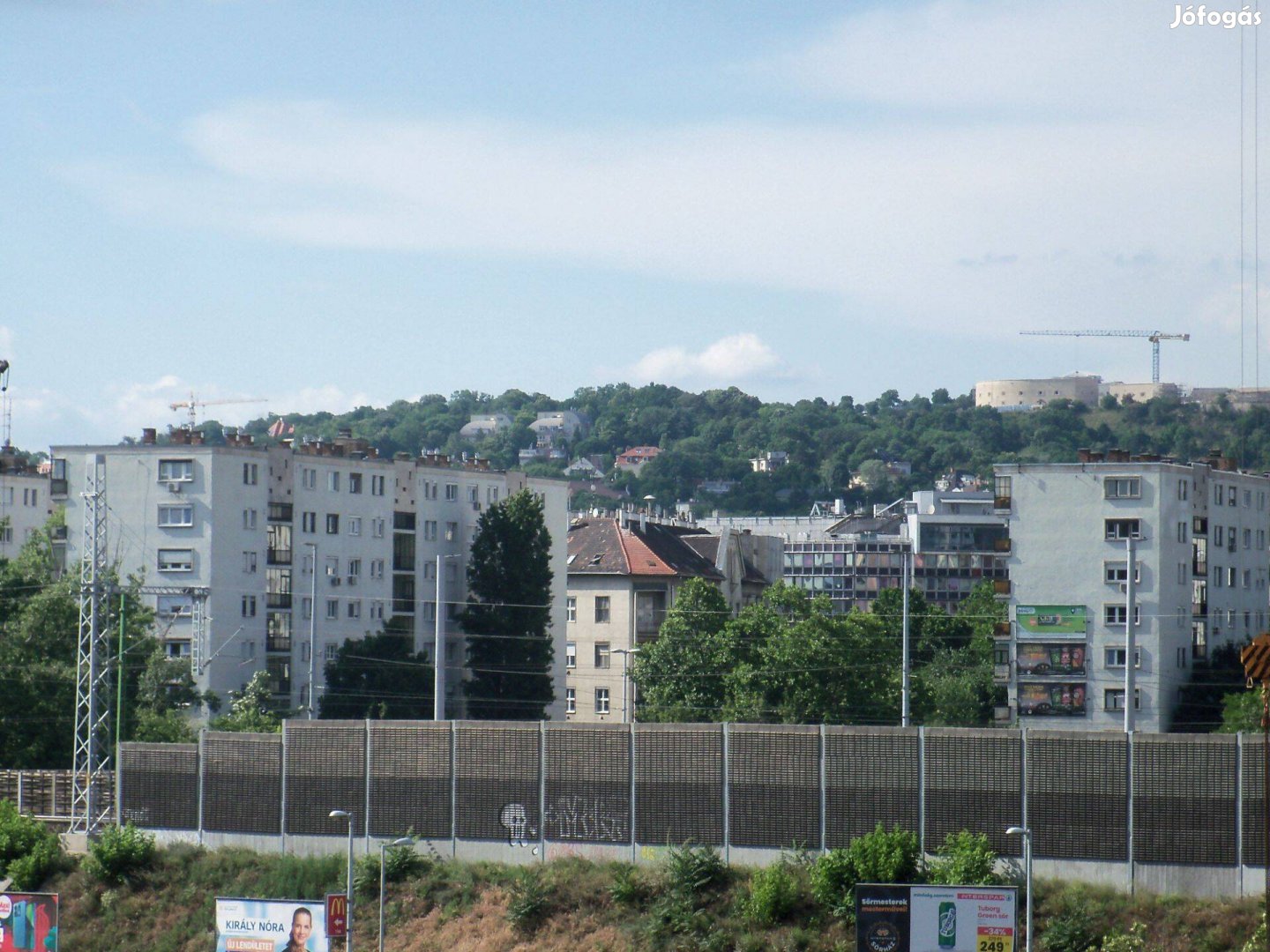 Bíró László József kőrúton, fiatalos, igényes lakás eladó