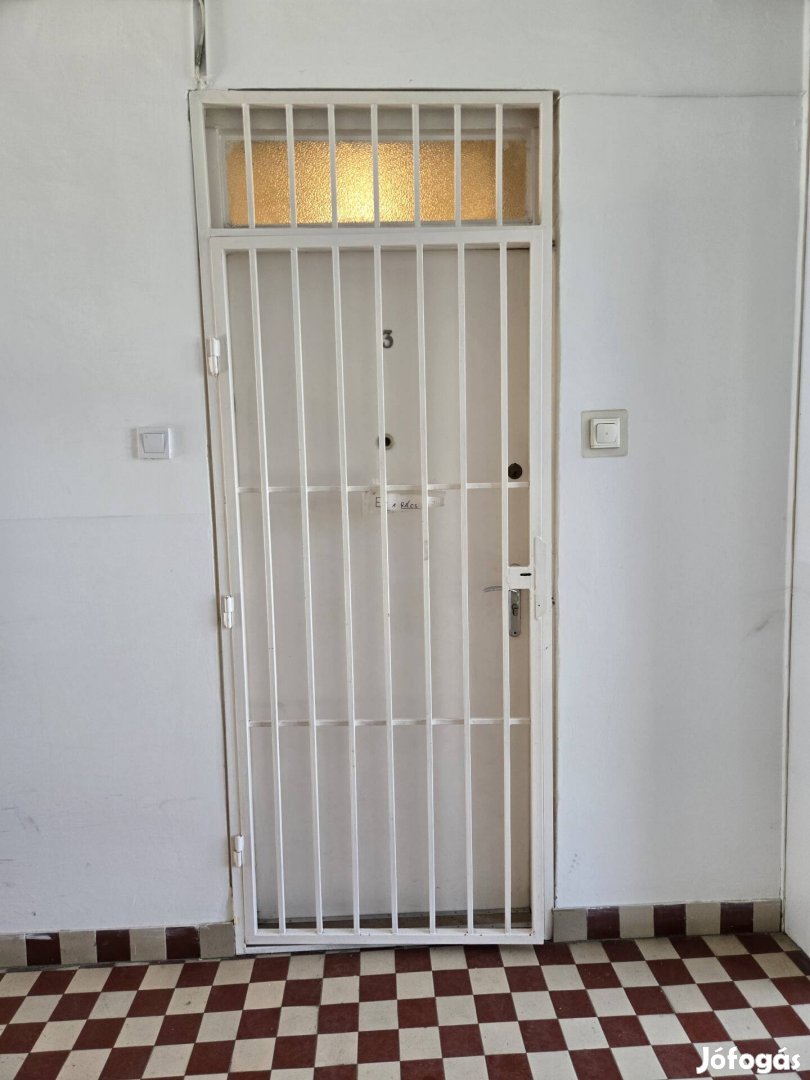 Biztonsági ajtórács eladó 237,5 x 93,5 cm - Elzett zárral
