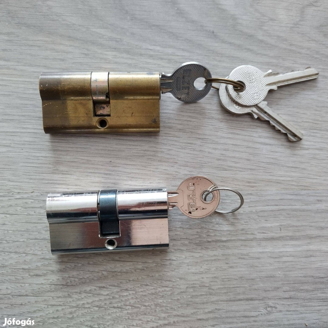 Biztonsági ajtózár betétek 2 db jó állapotban egyben eladó