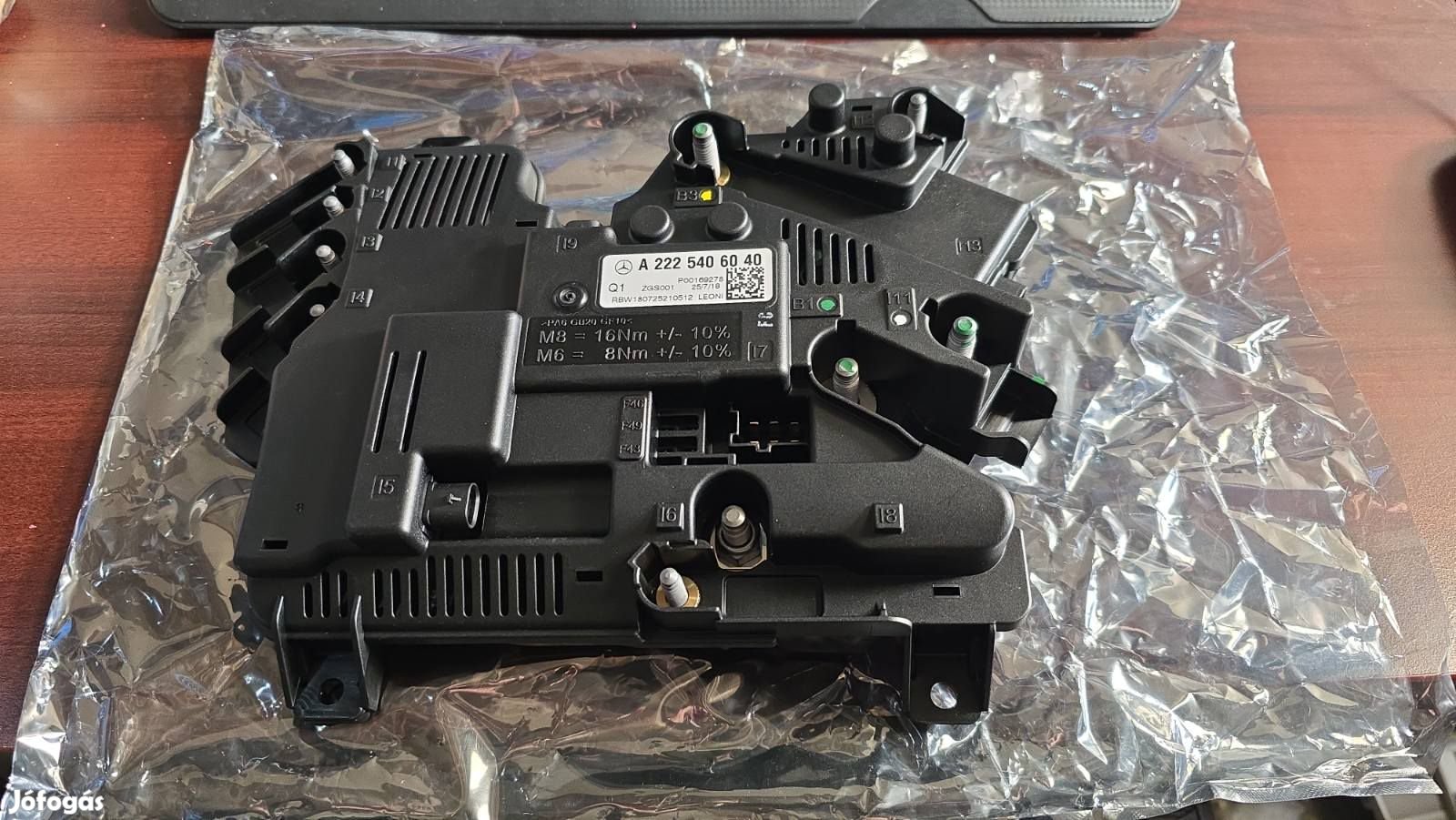 Biztosítékdoboz hátsó A2225406040 eladó