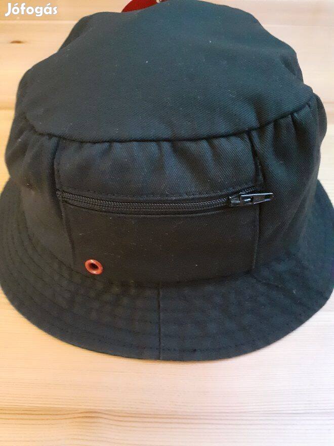 Black Bucket hat /w zip pocket