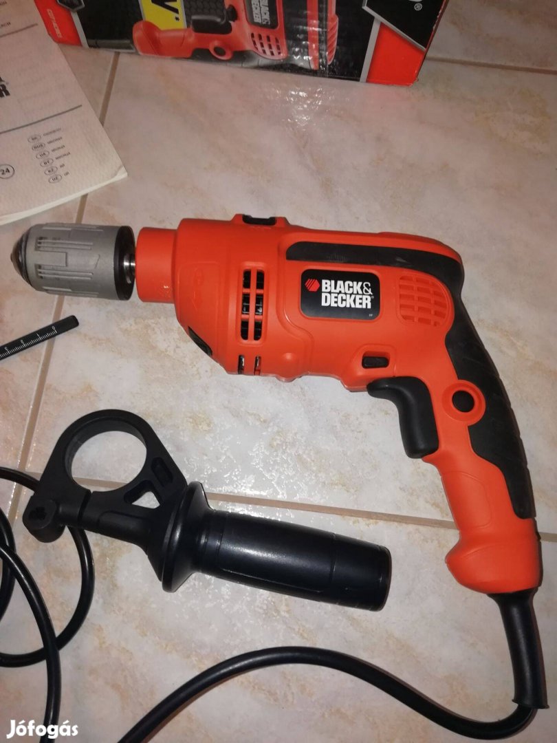Black&Decker CD714CRES ütvefúró gép, 710W, 2800RPM, 13mm