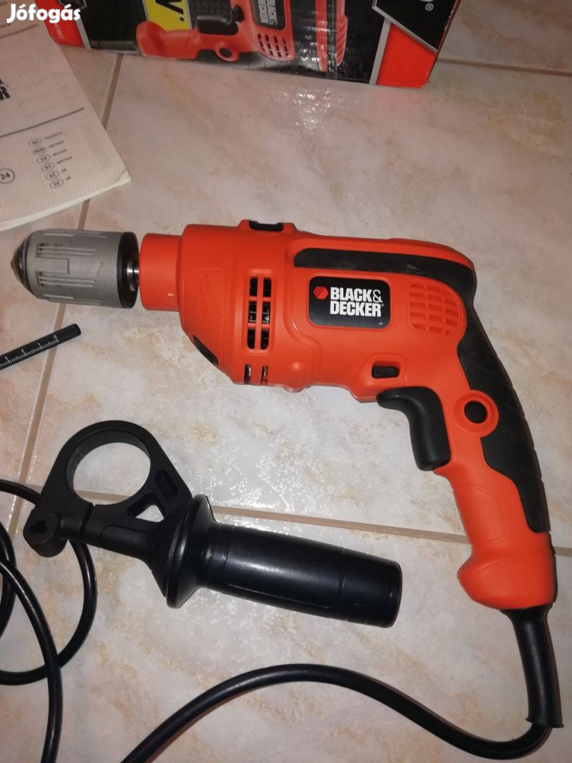 Black&Decker CD714CRES ütvefúró gép, 710W, 2800RPM, 13mm