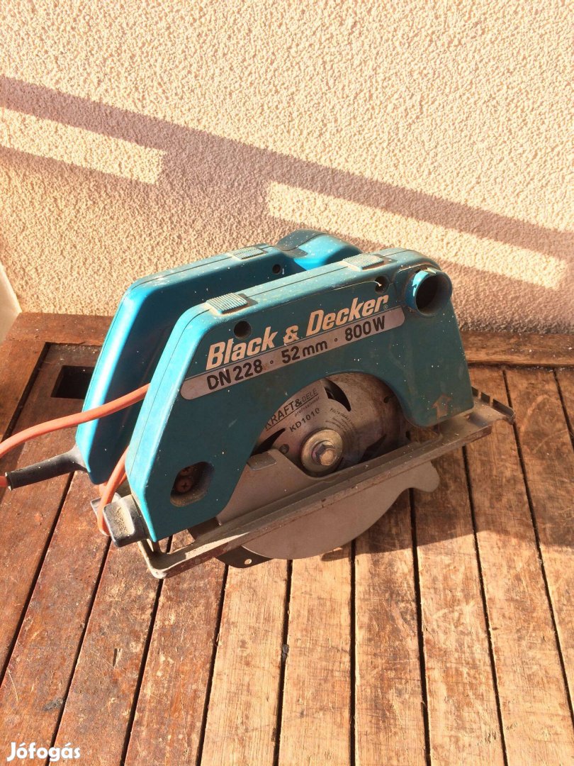 Black Decker Elektromos Kézi Körfűrész 800 W