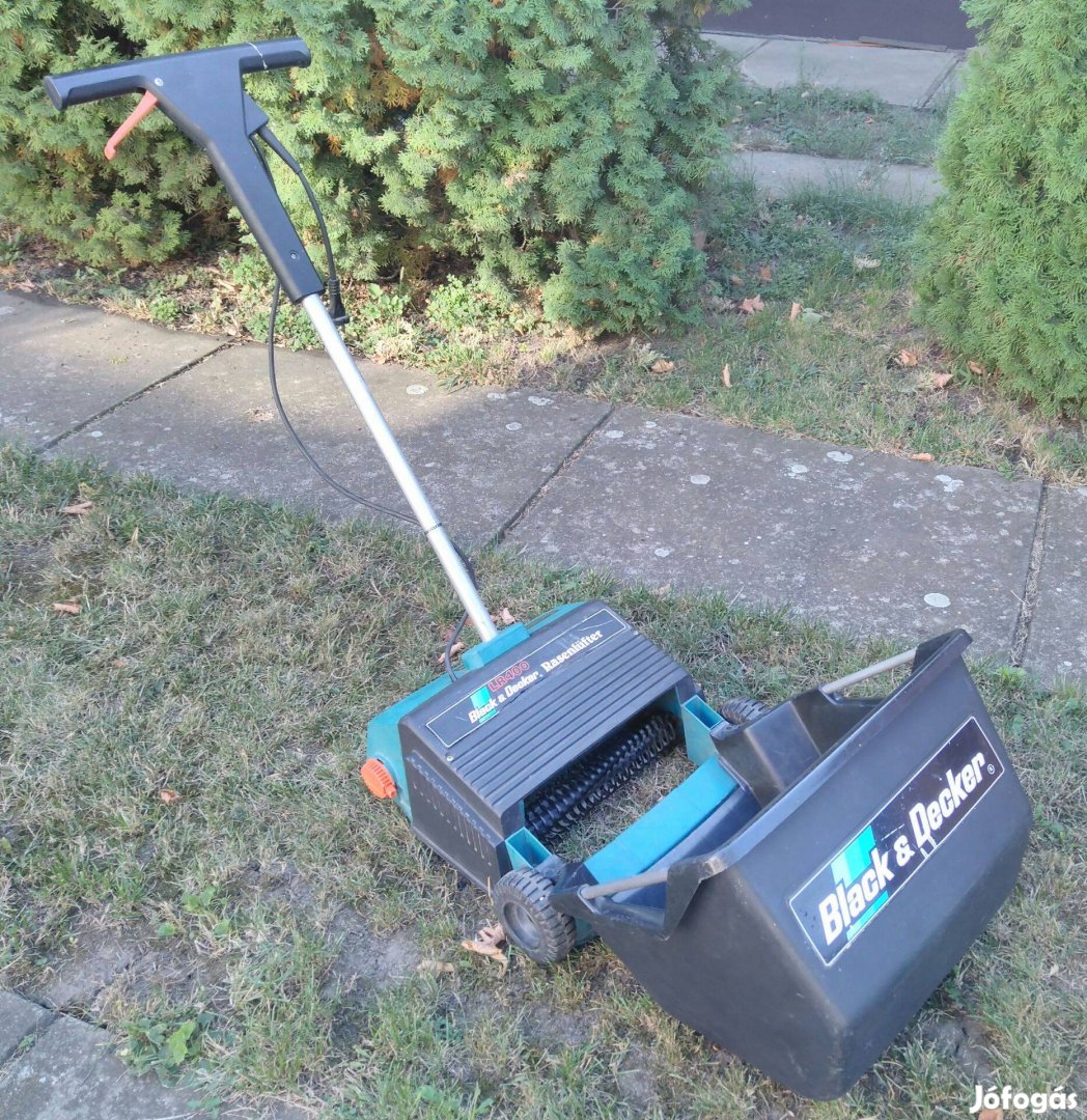 Black&Decker LR 400 Fűgyűjtős elektromos gyepszellőztető
