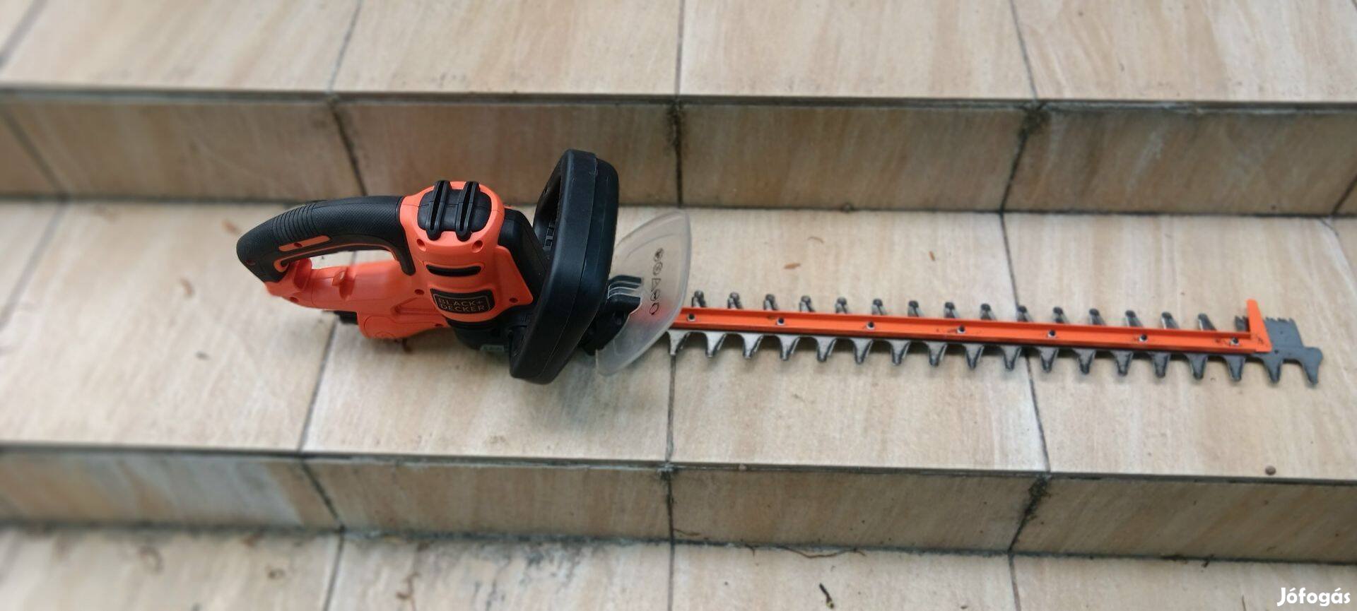 Black&Decker elektromos sövény nyíró 60cm saw blade