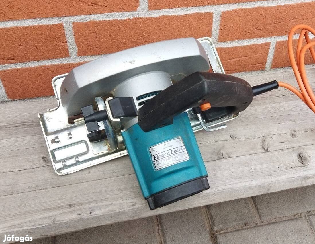 Black and Decker kézi körfűrész