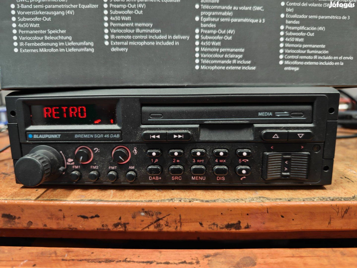 Blaupunkt Bremen SQR 46 DAB "retro" kinézetű autórádió