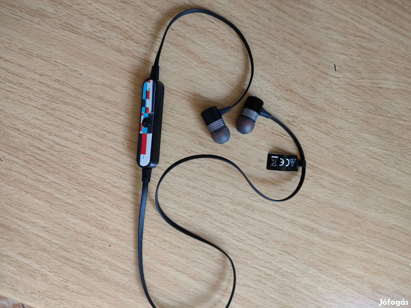 Bluetooth In-Ear vezeték nélküli, nyakpántos sport fülhallgató