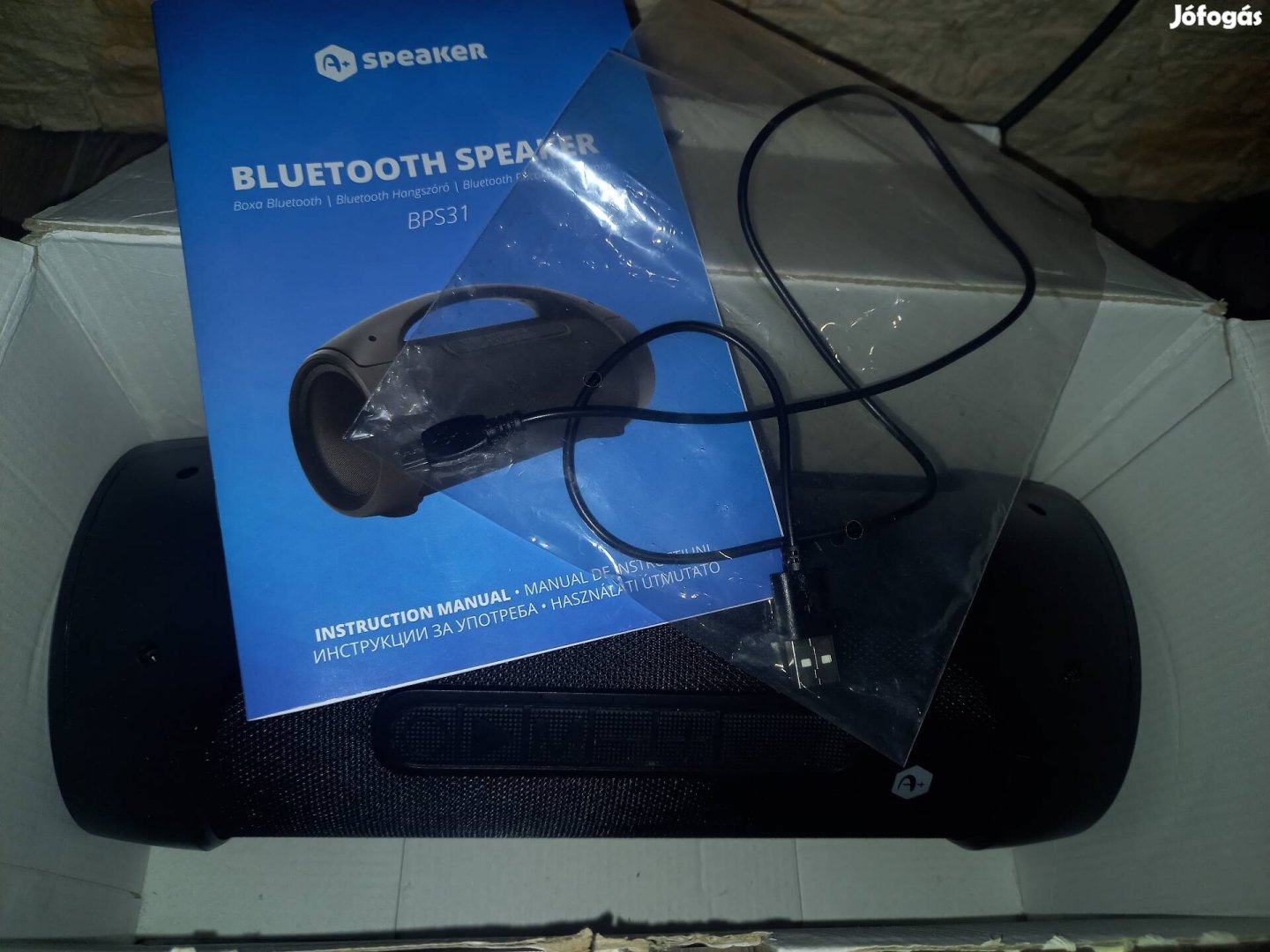 Bluetooth hordozható hangszóró 