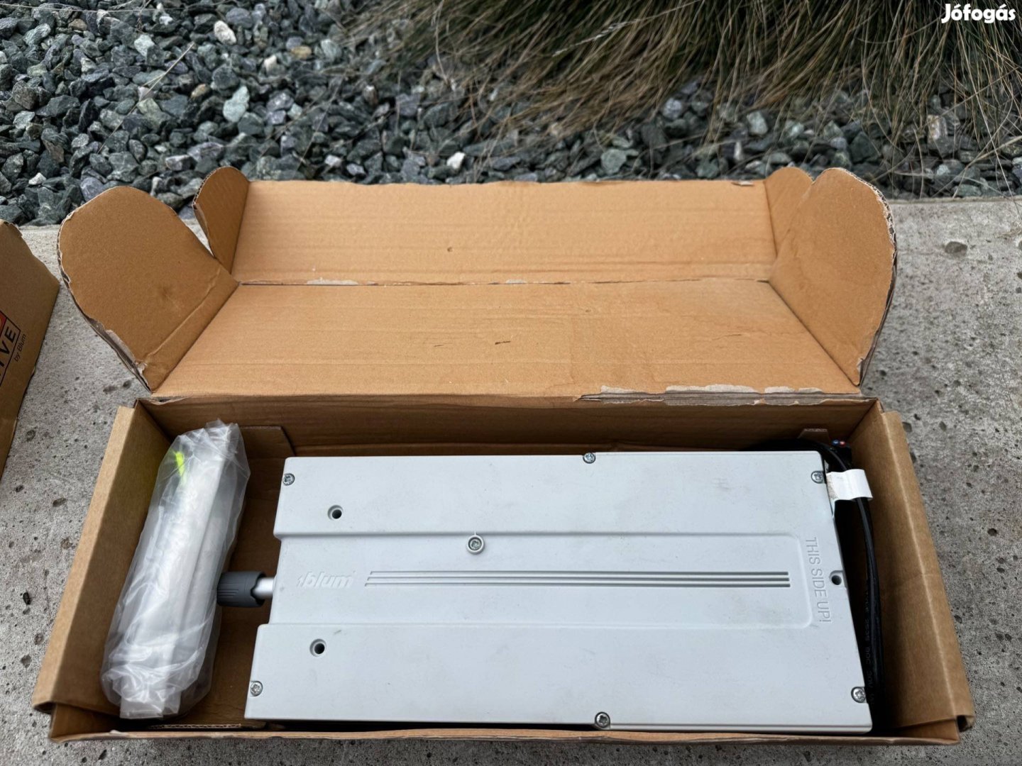 Blum alkatrészek, szervo drive hűtőhöz, 12V adapter stb