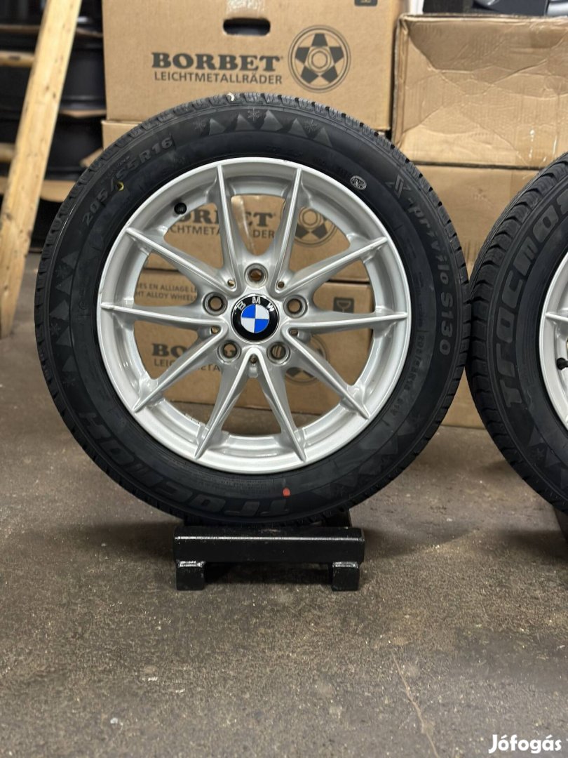 Bmw 16 zoll gyári alufelnik téli új gumikkal 205/55 R16