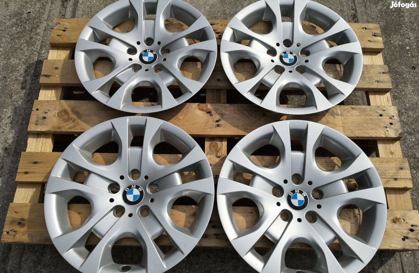 Bmw 17-es gyári dísztárcsa