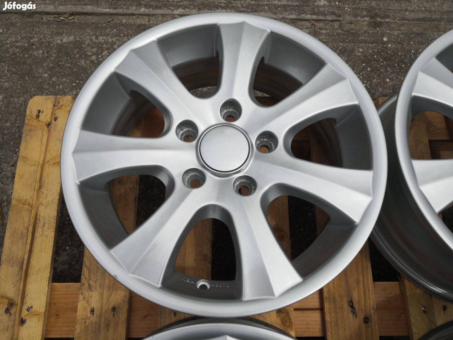 Bmw 1 / 3 -asra Dezent 16-os alufelnik 5x120-as