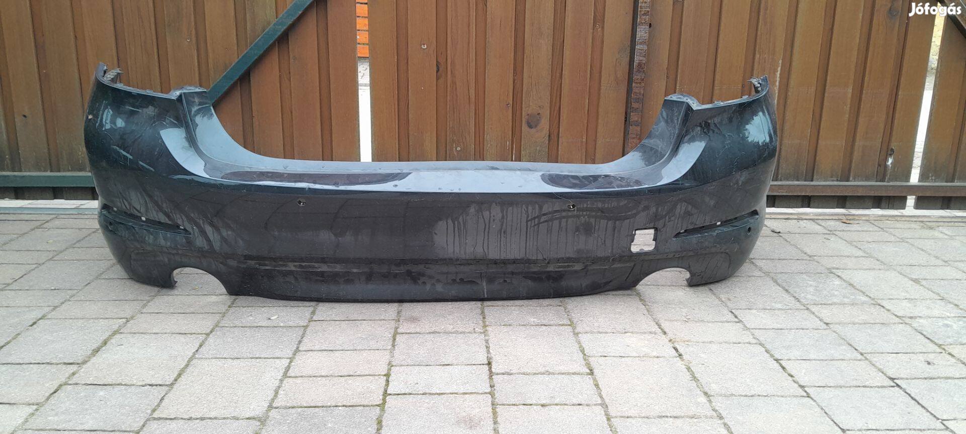 Bmw 5 G30 hátsó lökhárító sérült