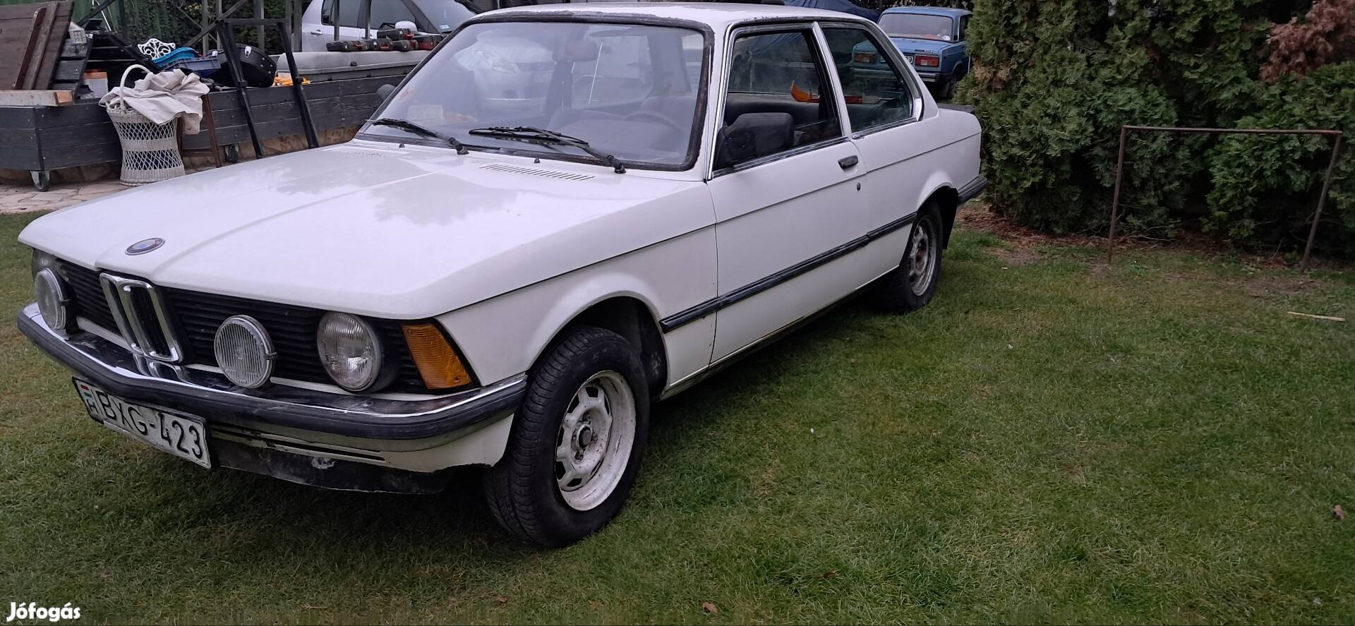 Bmw E21 320i a kis cápa veterán