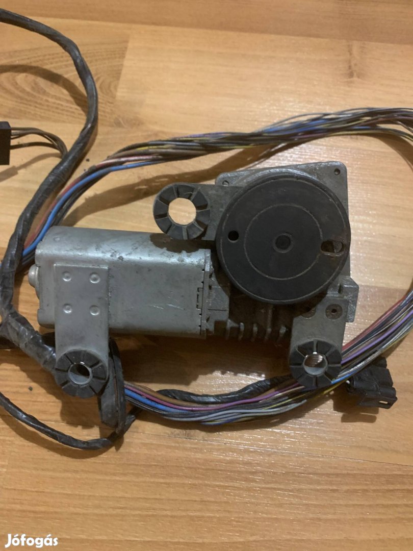 Bmw E39 Touring hátsó ablaktörlő motor