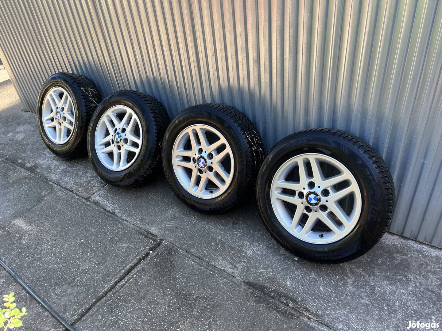 Bmw E46 gyári 15" 195/65R15 téli
