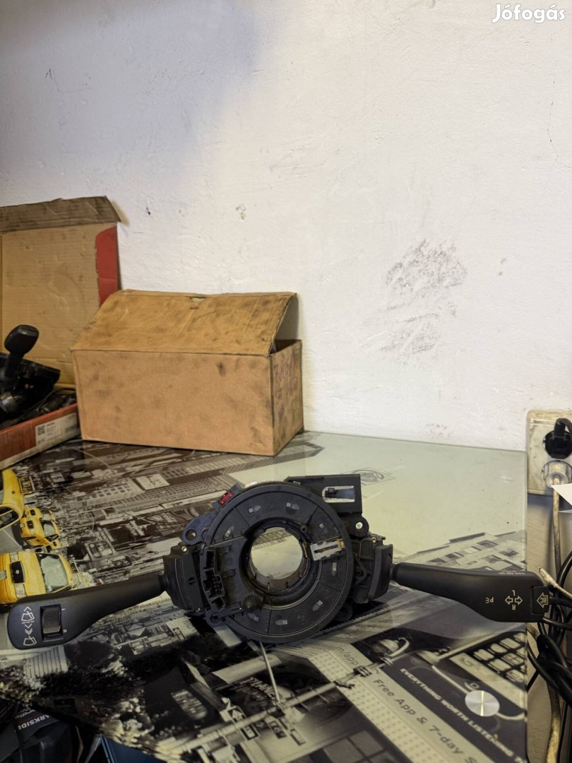 Bmw E83 X3 kormánykapcsoló 8377488