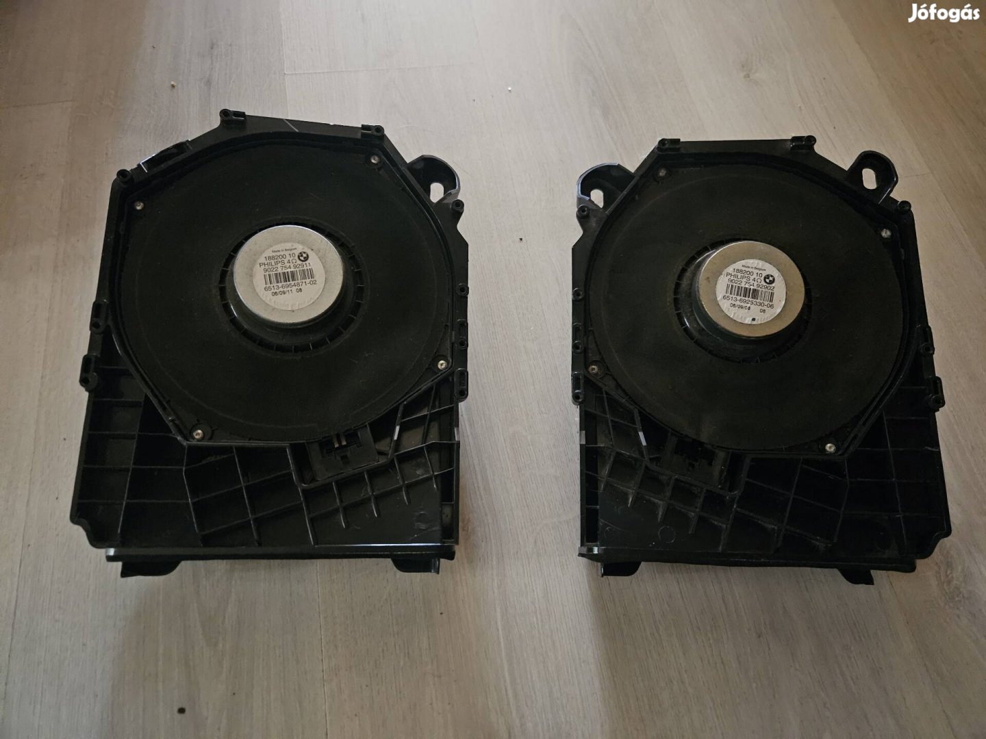 Bmw E90 ülés alatti gyári mélynyomó pár 