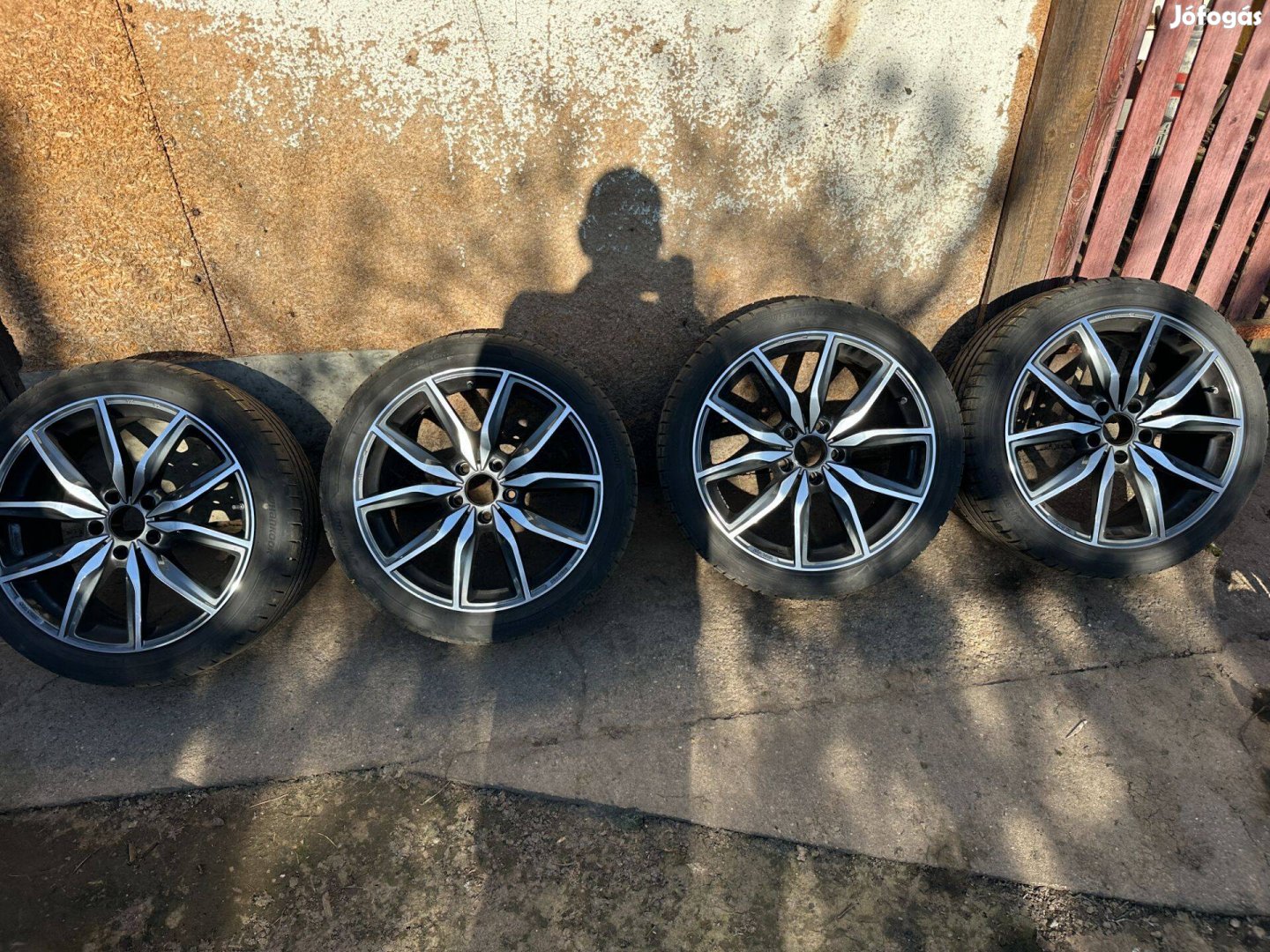 Bmw F10en használt, kétszéles MAK19" nyárigumikkal,Tpms