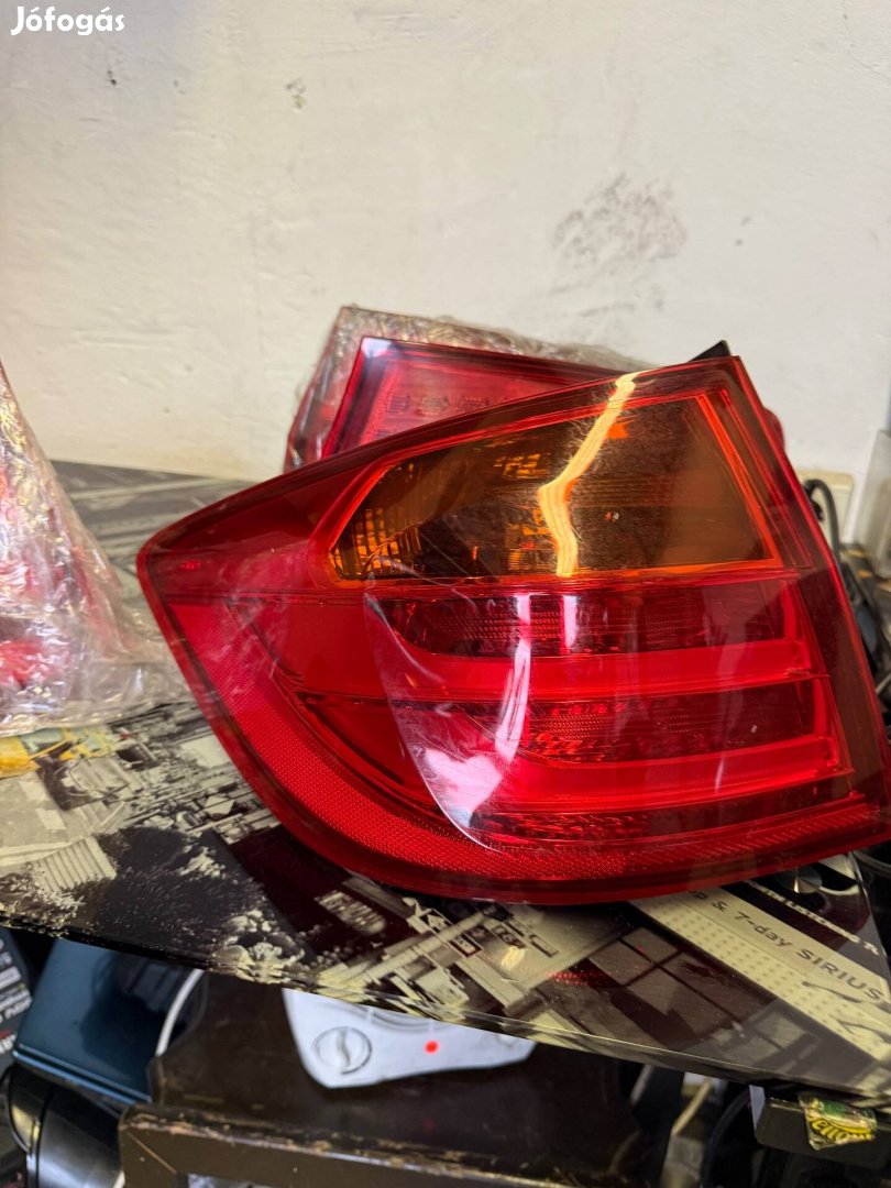 Bmw F11 bal hátsó lámpa